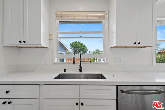 Building Photo - 4818 La Canada Blvd