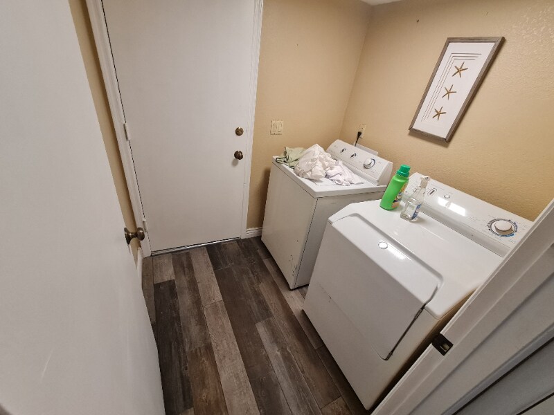 Building Photo - 7944 W Charter Oak Rd