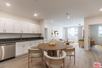Building Photo - 1227 N Berendo St