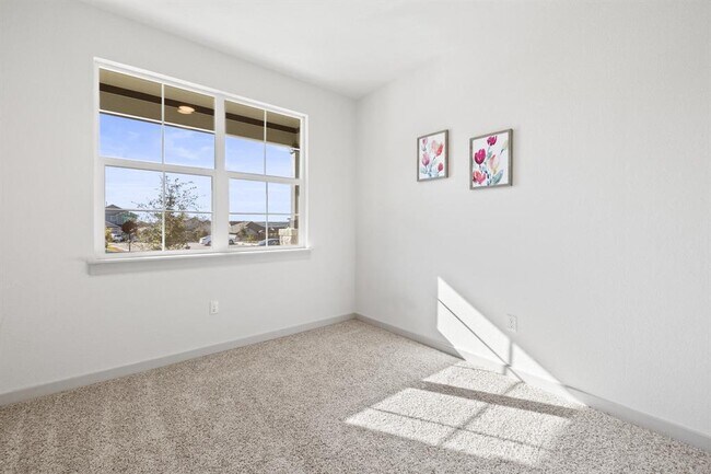 Building Photo - 212 Florenz Ln