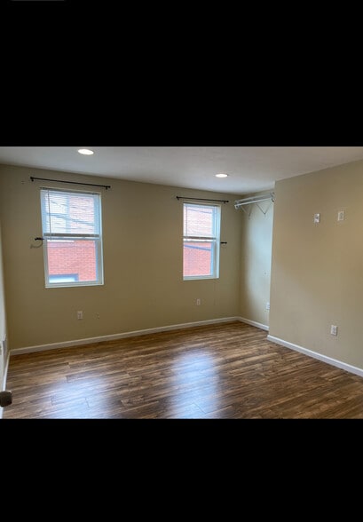 Building Photo - 3949 Clement Way