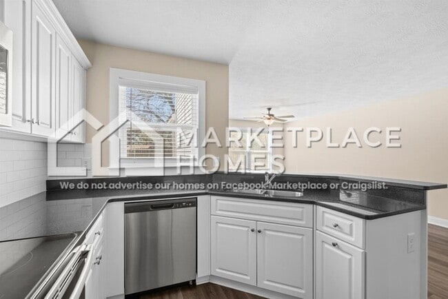 Building Photo - 130 Downsbury Rd