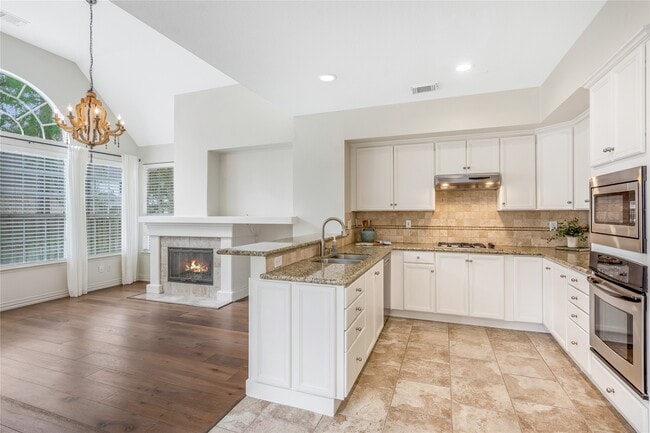 Building Photo - 19 Tender Violet Pl