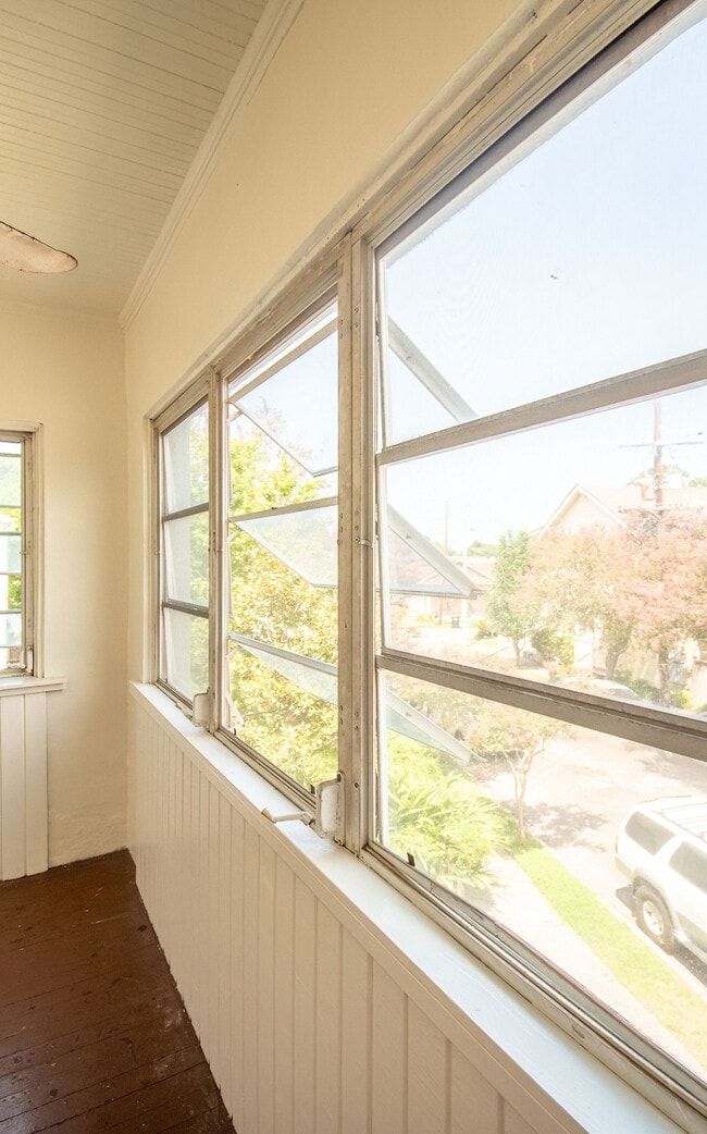 Building Photo - 2015 S Rendon St