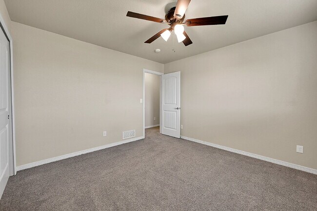 Building Photo - $2,650 - 4 Bed, 2.5 Bath Home with Fenced ...