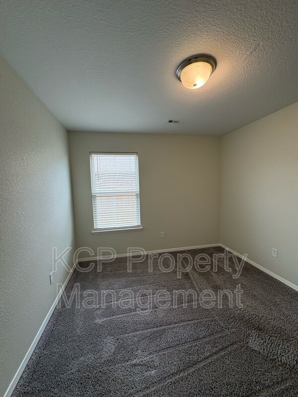 Building Photo - 6706 SW Whitmarsh Rd
