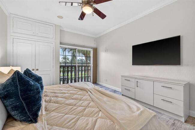 Building Photo - 922 N Shore Dr NE