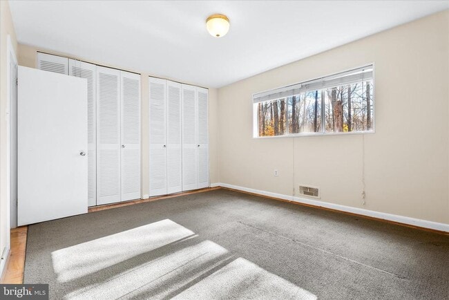 Building Photo - 10631 Weymouth St