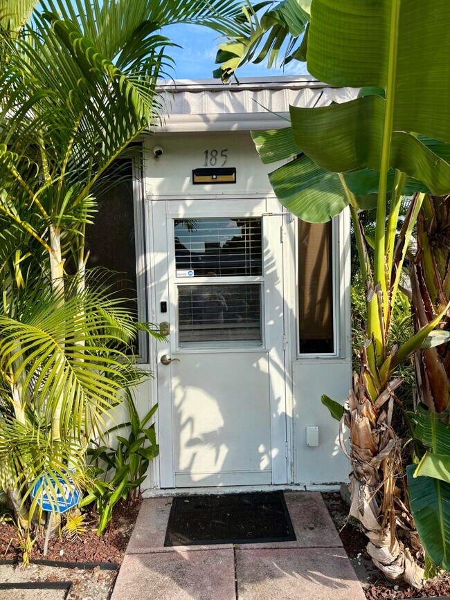 Building Photo - 185 Valencia H