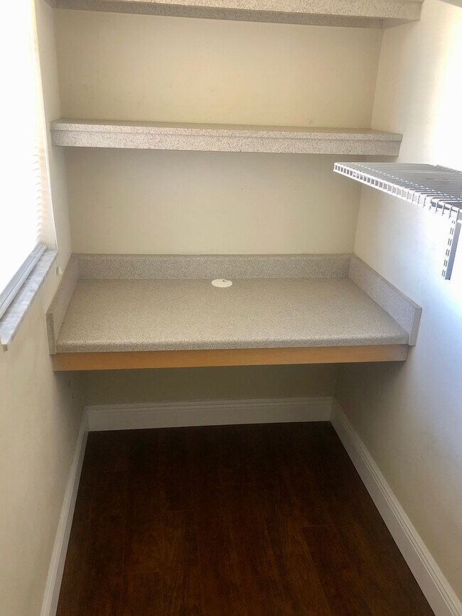 Building Photo - 2/2 with beautiful water views available n...