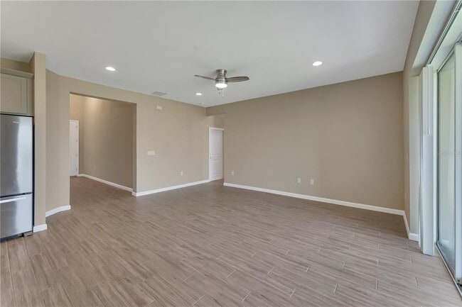 Building Photo - 4441 Lions Gate Ave