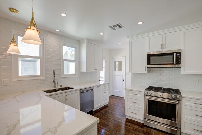 kitchen - 176 S Orange Dr