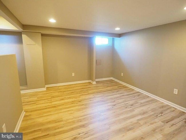 Building Photo - 7065 Eastbrook Ave