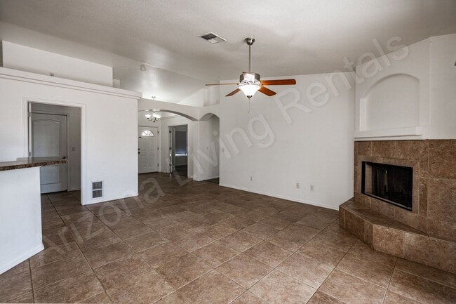 Building Photo - BEAUTIFUL CUL-DE-SAC HOME