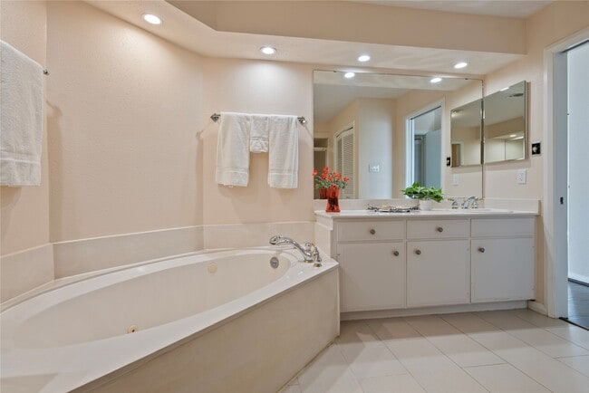 Building Photo - 2037 Enterprise Ave