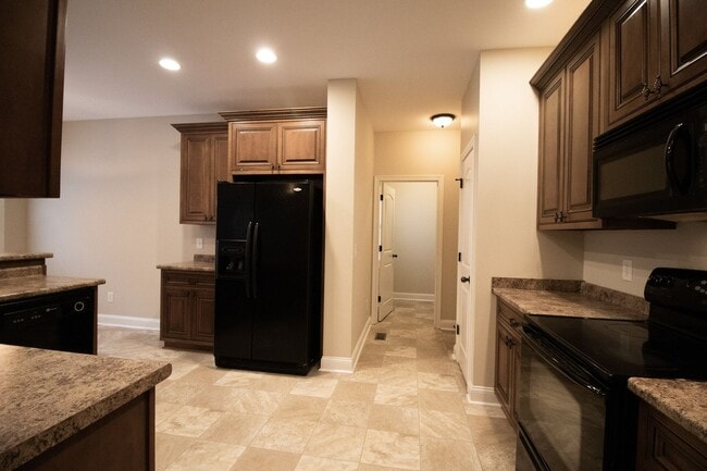Building Photo - 1343 Ambleside Dr