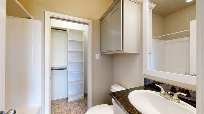Building Photo - 3519 Summerway Dr