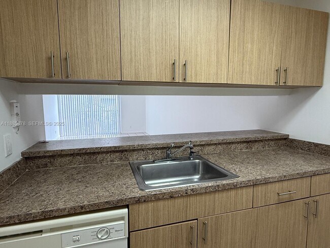 Building Photo - 8550 N Sherman Cir