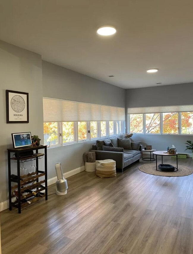 Building Photo - 391 Springfield Ave