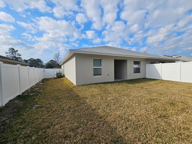Building Photo - Move-In Ready! Stunning 3-Bedroom Home with Modern Upgrades
