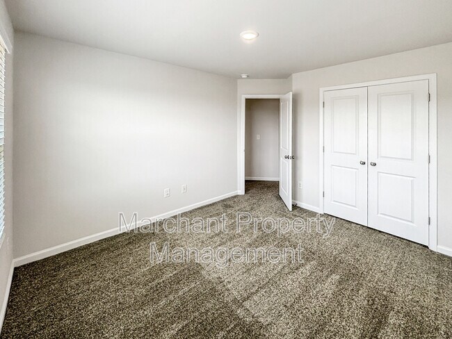 Building Photo - 324 E Compass Wy