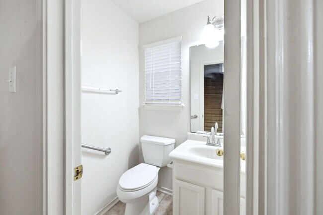 Building Photo - 4 Bedroom home with ZERO carpet close to RAFB