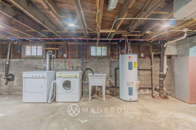 Building Photo - Charming First Hill Single Family House wi...