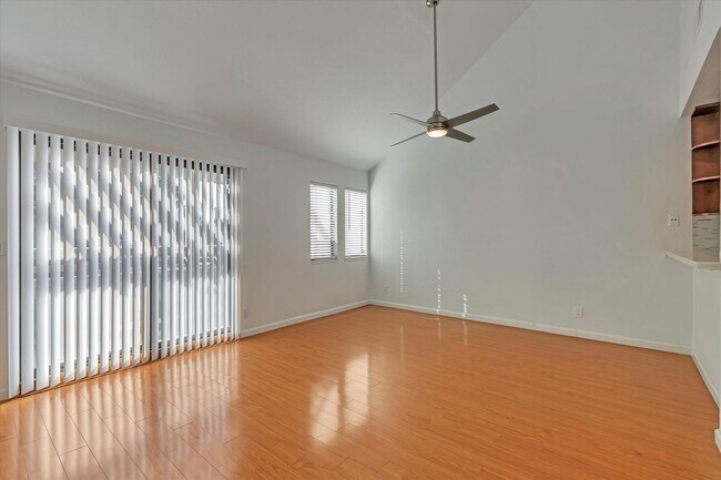 Building Photo - 181 Centre St