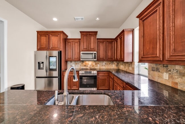 Building Photo - 1607 W Dallas St