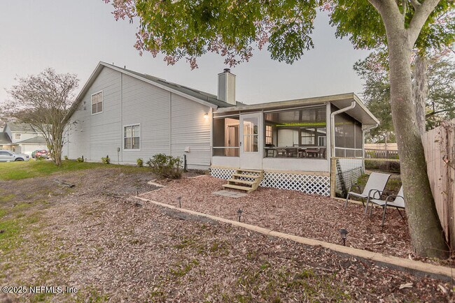 Building Photo - 11060 Wandering Oaks Dr