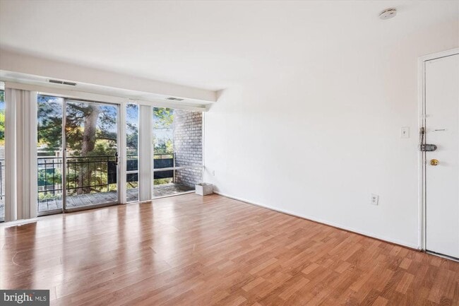 Building Photo - 9274 Adelphi Rd