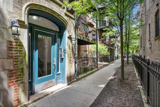 Building Photo - 625 W Arlington Pl