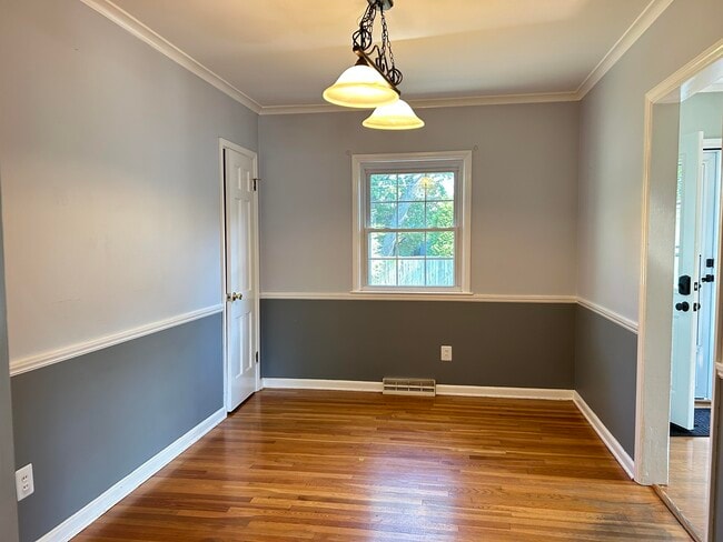 Building Photo - 1129 Meridian Dr