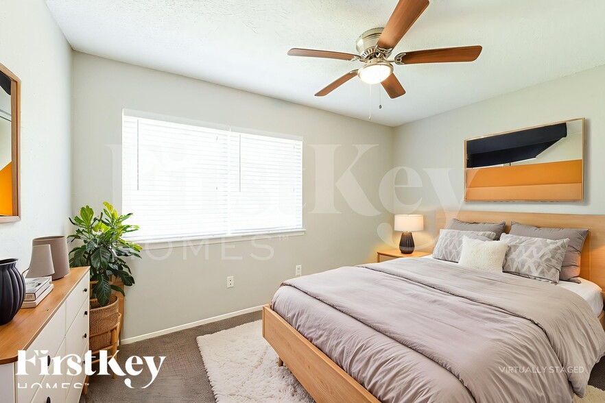 Building Photo - 13630 Alon Ln