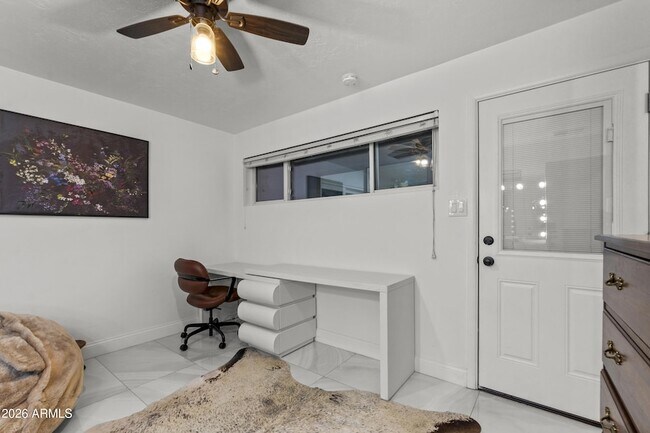 Building Photo - 3938 E Cheery Lynn Rd