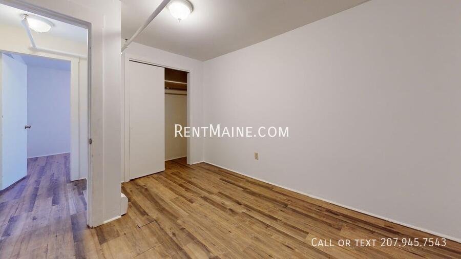 Building Photo - 2412 Western Ave