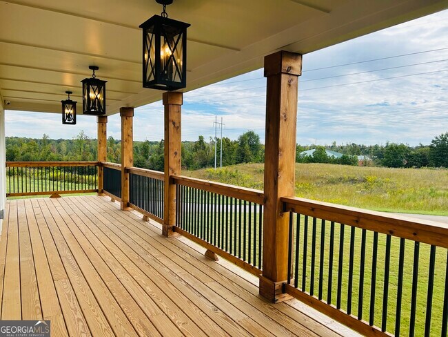 Building Photo - 425 Smokey Rd