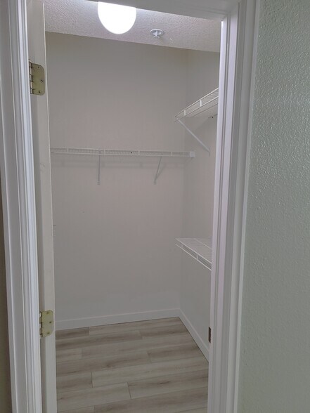 Building Photo - 8400 S Upham Way
