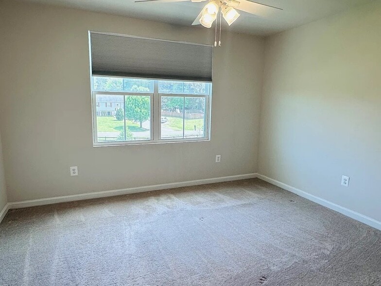 Building Photo - 303 Bait Rd