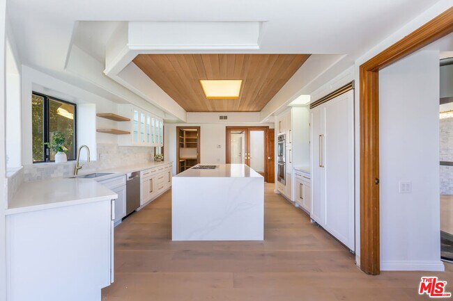 Building Photo - 5109 Lakeview Canyon Rd