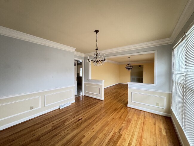 Building Photo - 1032 Belmorrow Dr