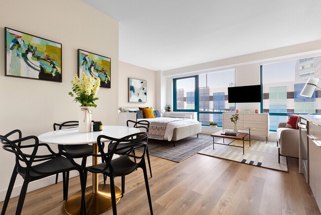 Hamilton Cove apartments — community photo - Hamilton Cove