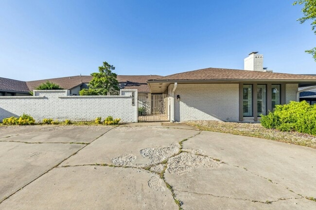Building Photo - 1510 Glenbrook Dr