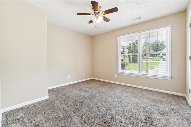 Building Photo - 1425 Shamrock Hill Cir