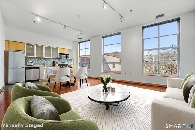 Building Photo - 10 Ann St