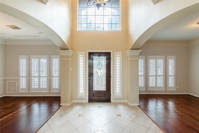 Building Photo - 2026 Arbor Cove