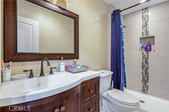 Building Photo - 1170 Center St