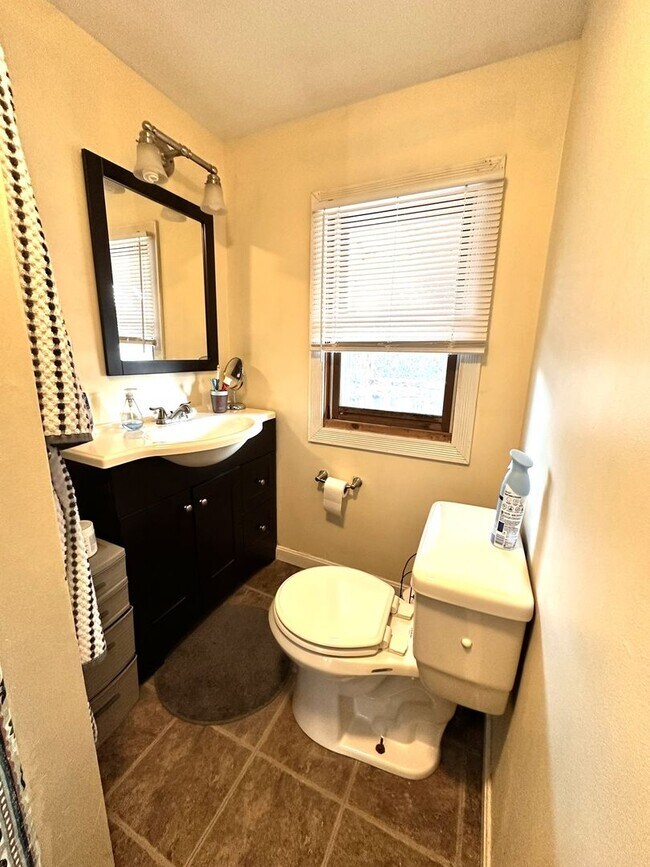 Building Photo - 40-42-42 North Ave