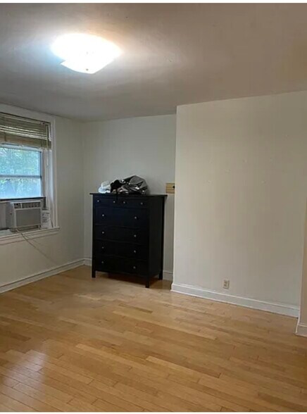 Building Photo - 405 S 22nd St