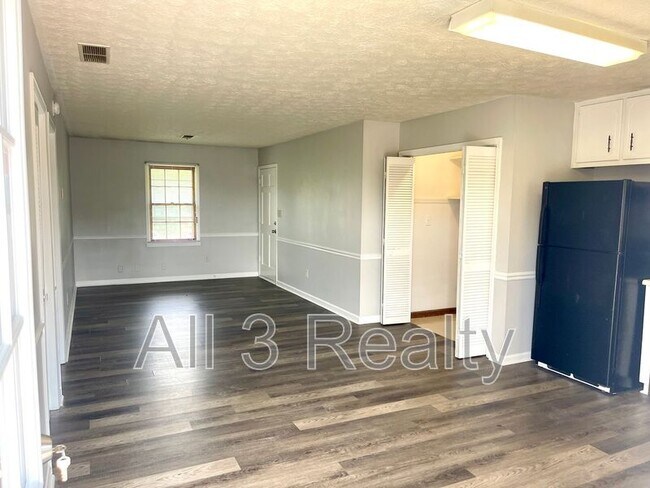 Building Photo - 116 Fairhaven Ct